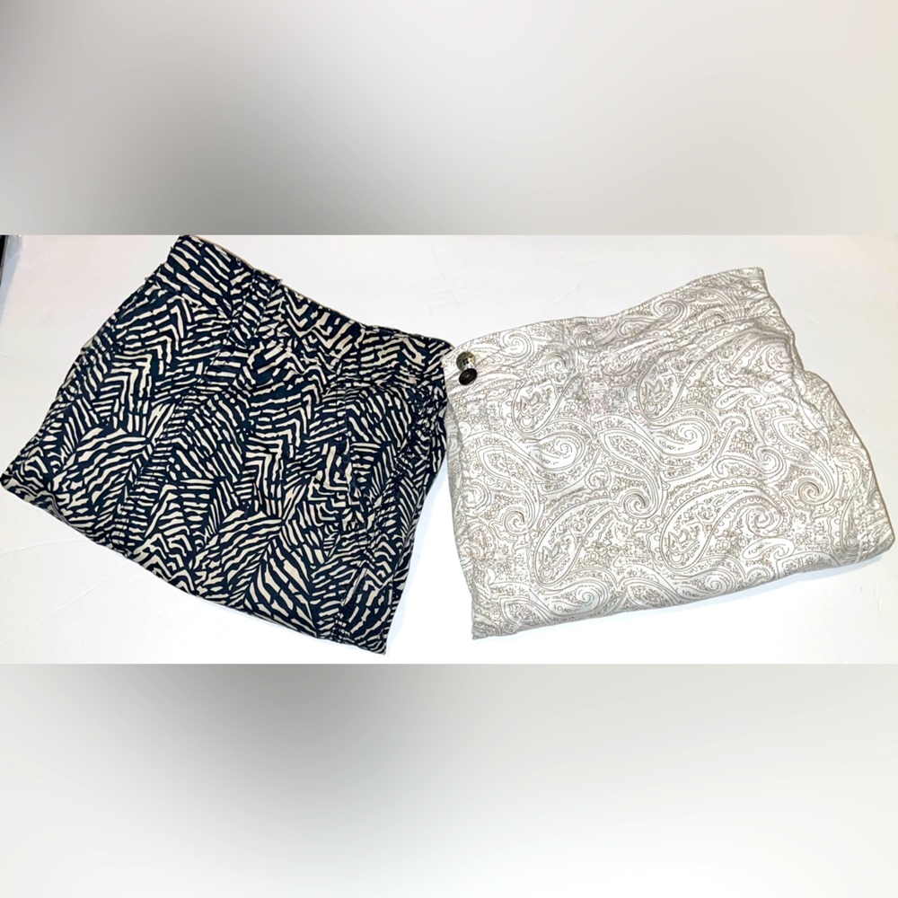Skort Bundle Lee Natural Fit Just Below the Waist Paisley and Animal Print